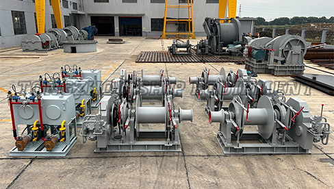 Gabungan windlass dan win tambatan